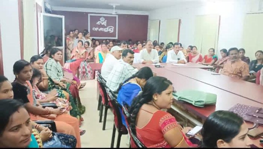 ନର୍ଲା ବ୍ଲକ୍ ସମ୍ମେଳନ କକ୍ଷ ରେ ଅନୁଷ୍ଠିତ ହେଲା କେନ୍ଦ୍ର ସରକାର ଙ୍କ ଲକ୍ଷ୍ୟ ପତି ଦିଦୀଙ୍କୁ ଙ୍କୁ ସମ୍ମାନିତ କାର୍ଯକ୍ରମ