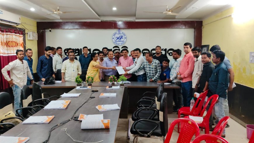 ସୁଭଦ୍ରା ଯୋଜନା ପଞ୍ଜିକରଣ ଦେୟ ଧାର୍ଯ୍ୟ ପାଇଁ ଦାବୀ ପତ୍ର ପ୍ରଦାନ,