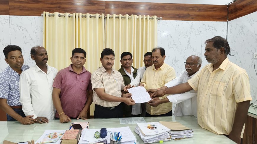ଚାରବାହାଲକୁ ବ୍ଳକ ଘୋଷଣା ଦାବିରେ ବ୍ଳକ କ୍ରିୟାନୁଷ୍ଠାନ କମିଟିର ମୂଖ୍ୟମନ୍ତ୍ରୀଙ୍କ ଉଦ୍ଦେଶ୍ୟରେ ଏ.ଡି.ଏମ୍ ଙ୍କୁ ଦେଲେ ଦାବିପତ୍ର ।